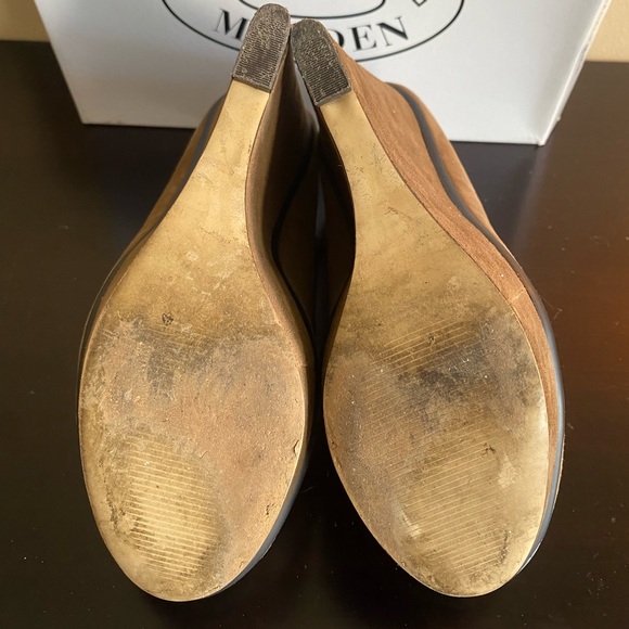 Steve Madden- Roxxie taupe suede wedge. Size 9.5. 5.5” heel and 1.5” platform - Picture 6 of 11